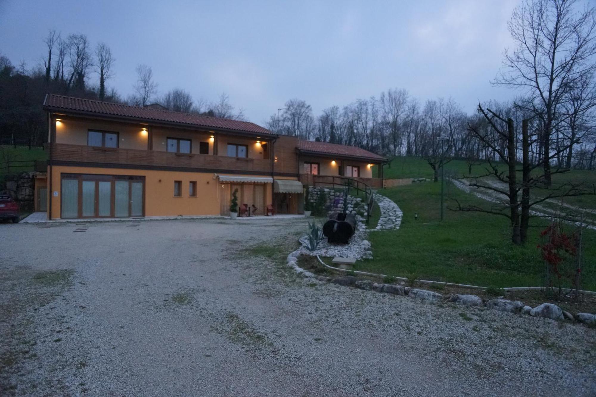 Nikolas' Valley Cornuda Zewnętrze zdjęcie