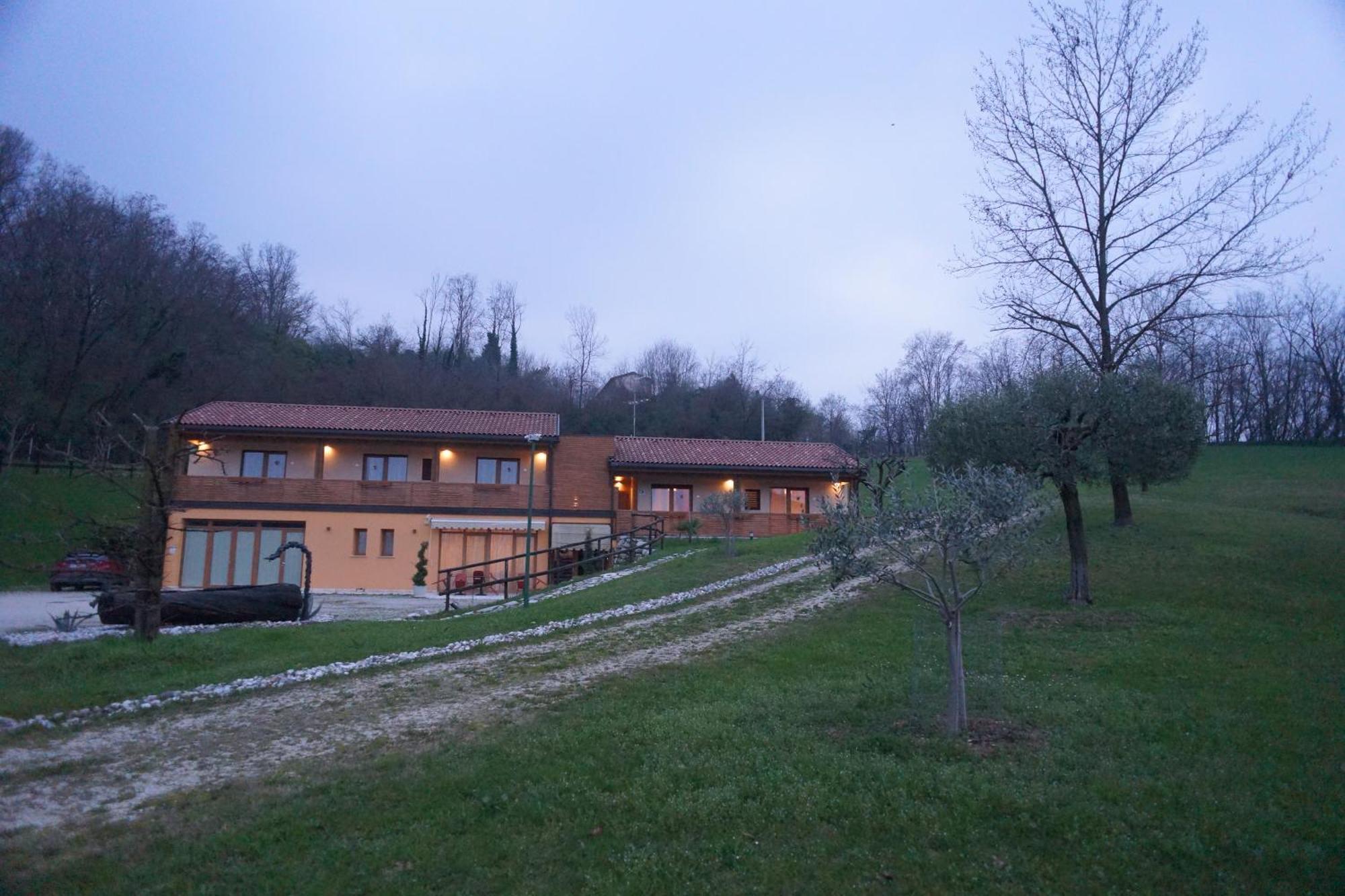 Nikolas' Valley Cornuda Zewnętrze zdjęcie